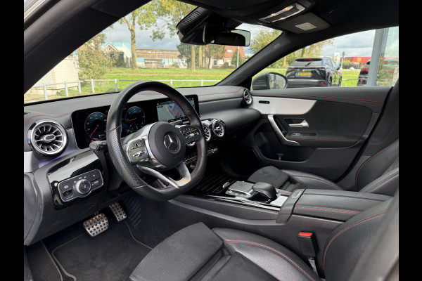 Mercedes-Benz CLA-Klasse Shooting Brake 180d Aut. Sol. AMG Sport Ed. | Mood light Sfeer | Full Options