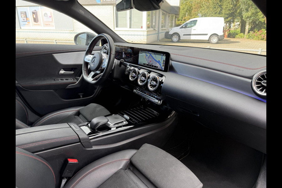 Mercedes-Benz CLA-Klasse Shooting Brake 180d Aut. Sol. AMG Sport Ed. | Mood light Sfeer | Full Options