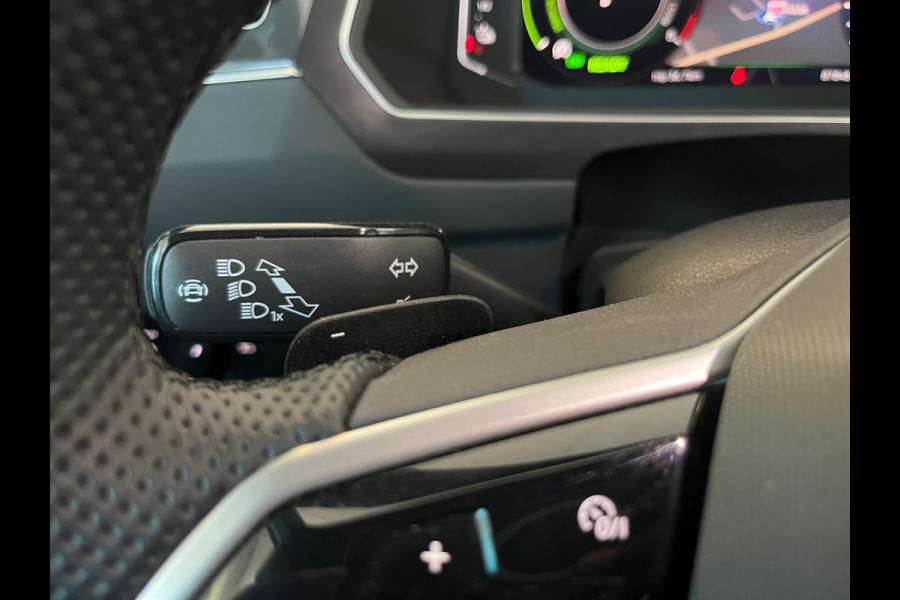 Volkswagen Tiguan 1.4 TSI eHybrid PHEV R-Line Business+ | LED Matrix | Camera | Adaptive CC | Black Pack | (occasion) Volkswagen Tiguan 1.4 TSI eHybrid PHEV R-Line Business+ | LED Matrix | Camera | Adaptive CC | Black Pack | (occasion)