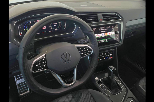 Volkswagen Tiguan 1.4 TSI eHybrid PHEV R-Line Business+ | LED Matrix | Camera | Adaptive CC | Black Pack | (occasion) Volkswagen Tiguan 1.4 TSI eHybrid PHEV R-Line Business+ | LED Matrix | Camera | Adaptive CC | Black Pack | (occasion)