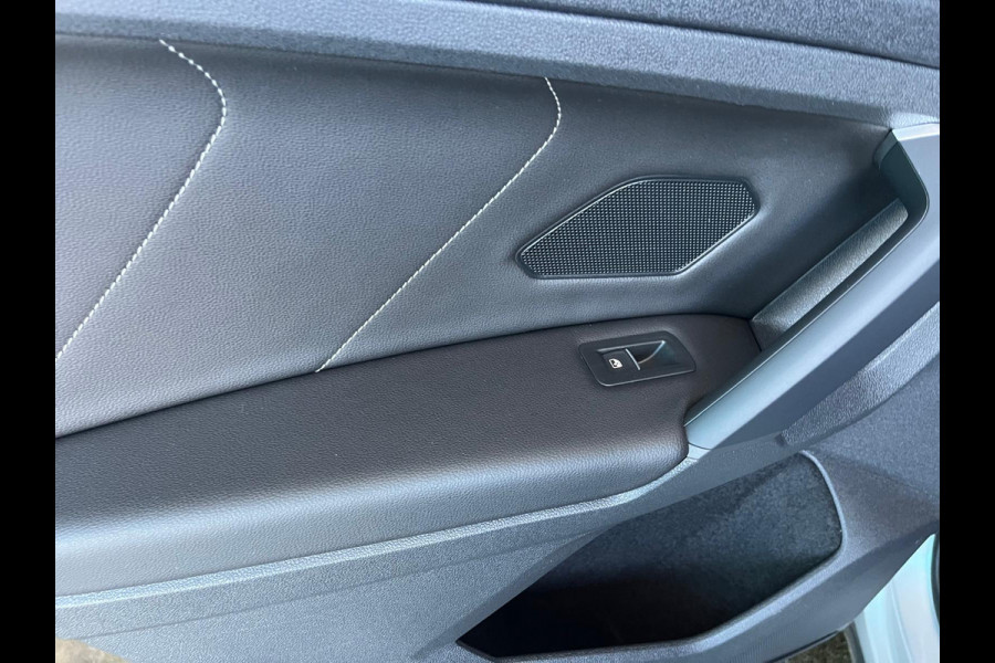 Volkswagen Tiguan 1.4 TSI eHybrid PHEV R-Line Business+ | LED Matrix | Camera | Adaptive CC | Black Pack | (occasion) Volkswagen Tiguan 1.4 TSI eHybrid PHEV R-Line Business+ | LED Matrix | Camera | Adaptive CC | Black Pack | (occasion)