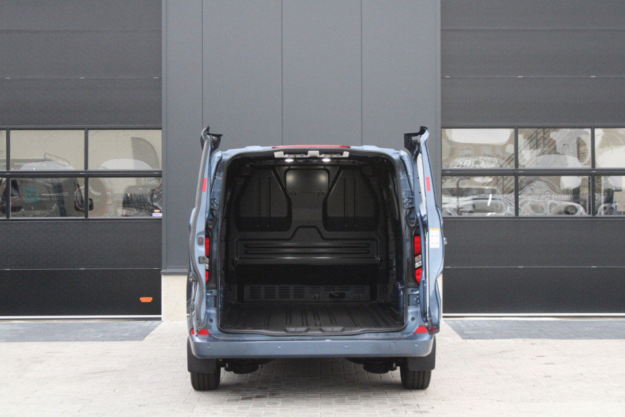 Ford Transit Custom 320 2.0 TDCI L2H1 Limited 170pk - 2x Schuifdeur - ACC - Blind spot - Navigatie - Camera - Draadloos laden - Stoelverwarming - Ri Ford Transit Custom 320 2.0 TDCI L2H1 Limited 170pk - 2x Schuifdeur - ACC - Blind spot - Navigatie - Camera - Draadloos laden - Stoelverwarming - Ri