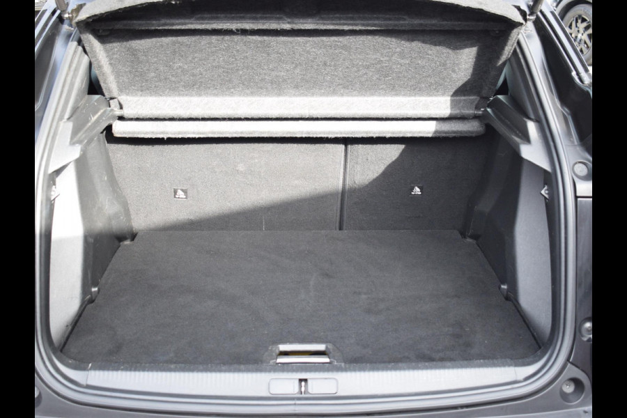 Peugeot 2008 1.2 PureTech Allure | navigatie | camera | cruise control | trekhaak Peugeot 2008 1.2 PureTech Allure | navigatie | camera | cruise control | trekhaak