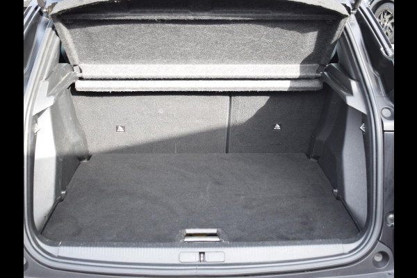 Peugeot 2008 1.2 PureTech Allure | navigatie | camera | cruise control | trekhaak Peugeot 2008 1.2 PureTech Allure | navigatie | camera | cruise control | trekhaak