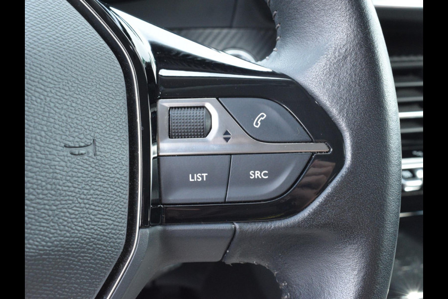 Peugeot 2008 1.2 PureTech Allure | navigatie | camera | cruise control | trekhaak Peugeot 2008 1.2 PureTech Allure | navigatie | camera | cruise control | trekhaak