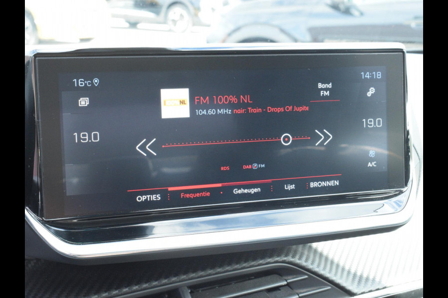 Peugeot 2008 1.2 PureTech Allure | navigatie | camera | cruise control | trekhaak Peugeot 2008 1.2 PureTech Allure | navigatie | camera | cruise control | trekhaak