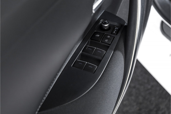 Toyota Corolla 1.8 Hybrid Active - Automaat | Adapt. Cruise | Afn. Trekhaak | PDC | Camera | App. Connect | ECC | LM 16" |