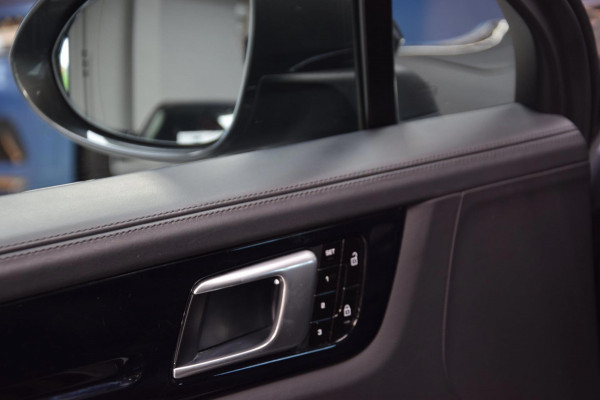 Porsche Cayenne Coupé 3.0 *Panoramadak*|Sport-Chrono|Bose|360 view|Matrix|ACC Porsche Cayenne Coupé 3.0 *Panoramadak*|Sport-Chrono|Bose|360 view|Matrix|ACC