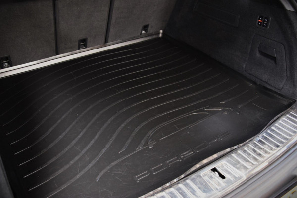 Porsche Cayenne Coupé 3.0 *Panoramadak*|Sport-Chrono|Bose|360 view|Matrix|ACC Porsche Cayenne Coupé 3.0 *Panoramadak*|Sport-Chrono|Bose|360 view|Matrix|ACC