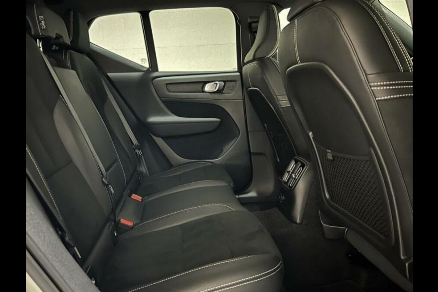 Volvo XC40 1.5 T5 Recharge R-Design Pano H/K 360° ACC Autopilot Volvo XC40 1.5 T5 Recharge R-Design Pano H/K 360° ACC Autopilot