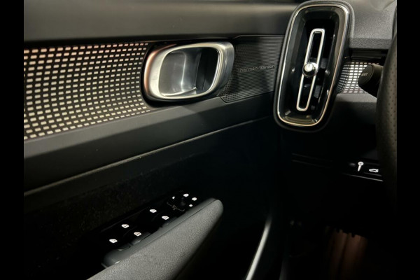 Volvo XC40 1.5 T5 Recharge R-Design Pano H/K 360° ACC Autopilot Volvo XC40 1.5 T5 Recharge R-Design Pano H/K 360° ACC Autopilot
