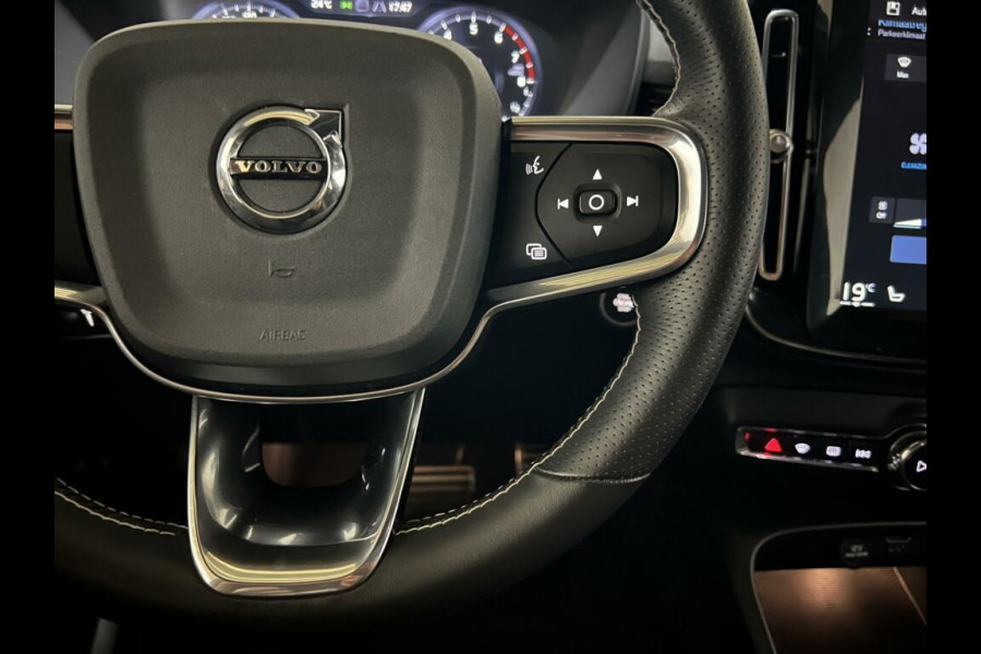 Volvo XC40 1.5 T5 Recharge R-Design Pano H/K 360° ACC Autopilot Volvo XC40 1.5 T5 Recharge R-Design Pano H/K 360° ACC Autopilot