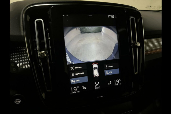 Volvo XC40 1.5 T5 Recharge R-Design Pano H/K 360° ACC Autopilot Volvo XC40 1.5 T5 Recharge R-Design Pano H/K 360° ACC Autopilot