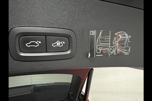 Volvo XC40 1.5 T5 Recharge R-Design Pano H/K 360° ACC Autopilot Volvo XC40 1.5 T5 Recharge R-Design Pano H/K 360° ACC Autopilot