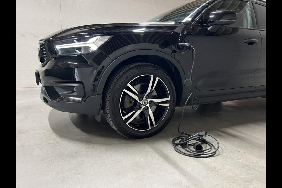 Volvo XC40 1.5 T5 Recharge R-Design Pano H/K 360° ACC Autopilot Volvo XC40 1.5 T5 Recharge R-Design Pano H/K 360° ACC Autopilot
