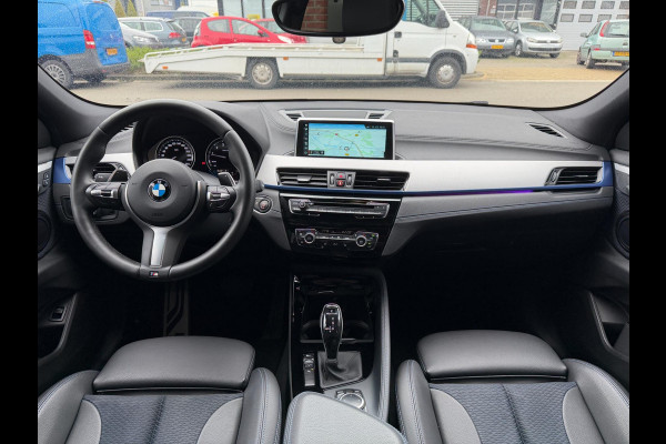BMW X2 SDrive20i 192PK M-Sport LED Pano Camera Keyless Lane