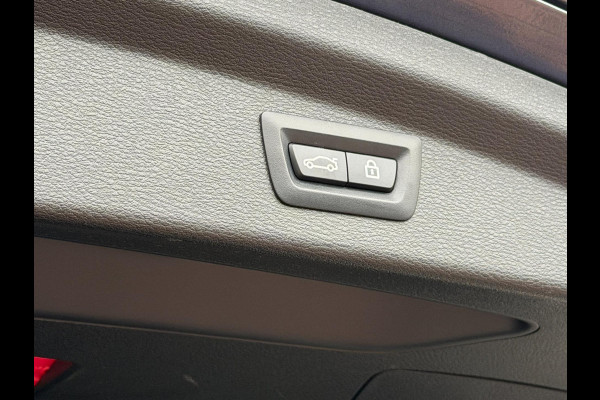 BMW X2 SDrive20i 192PK M-Sport LED Pano Camera Keyless Lane