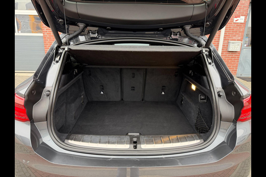 BMW X2 SDrive20i 192PK M-Sport LED Pano Camera Keyless Lane