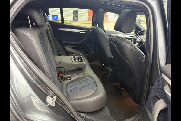 BMW X2 SDrive20i 192PK M-Sport LED Pano Camera Keyless Lane