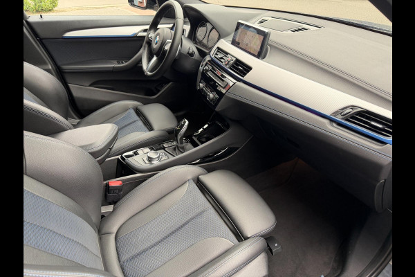 BMW X2 SDrive20i 192PK M-Sport LED Pano Camera Keyless Lane