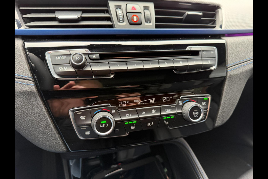 BMW X2 SDrive20i 192PK M-Sport LED Pano Camera Keyless Lane