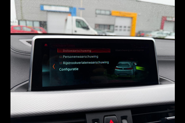 BMW X2 SDrive20i 192PK M-Sport LED Pano Camera Keyless Lane