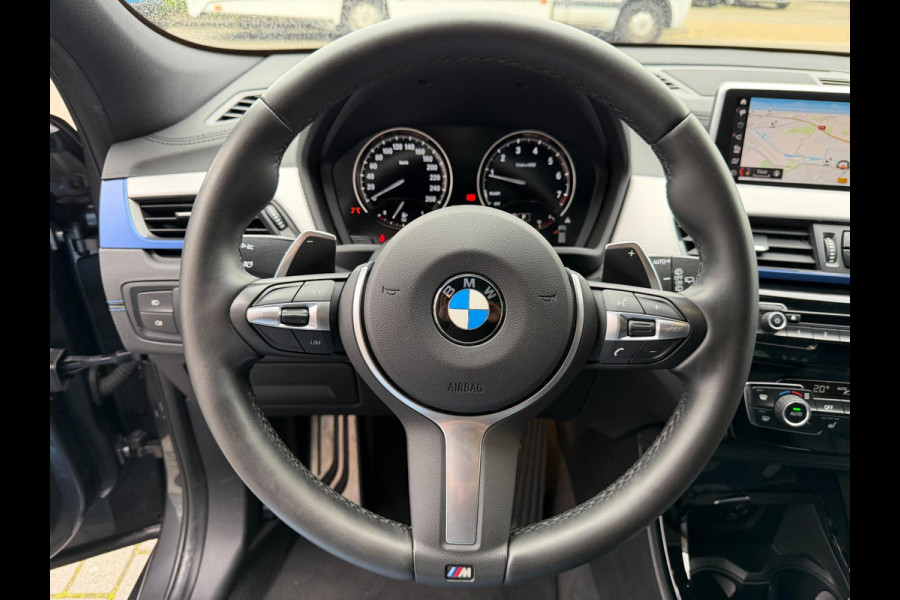BMW X2 SDrive20i 192PK M-Sport LED Pano Camera Keyless Lane