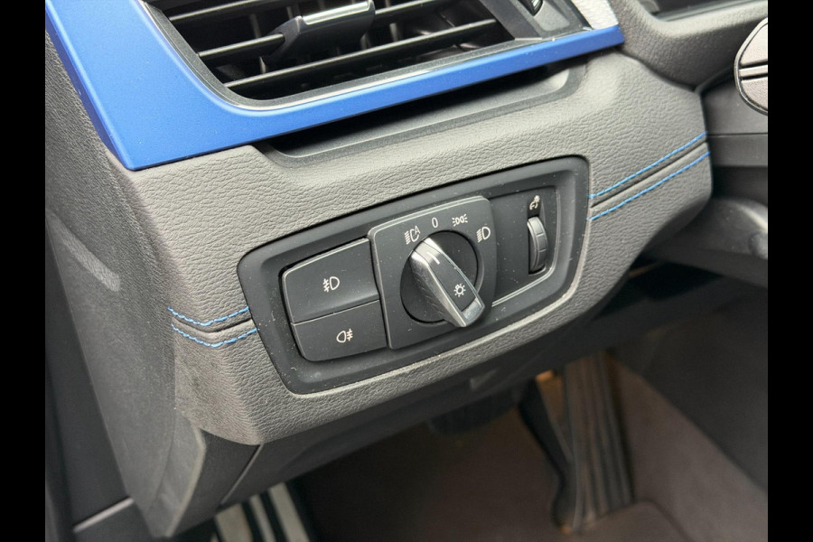 BMW X2 SDrive20i 192PK M-Sport LED Pano Camera Keyless Lane