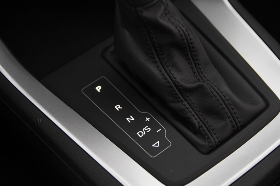 Audi Q3 35 TFSI Pro Line *Leder*Navigatie*Carplay*Stoelverwarming* Audi Q3 35 TFSI Pro Line *Leder*Navigatie*Carplay*Stoelverwarming*