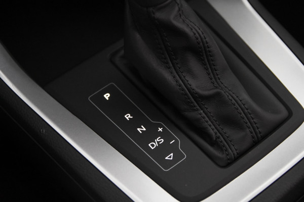 Audi Q3 35 TFSI Pro Line *Leder*Navigatie*Carplay*Stoelverwarming* Audi Q3 35 TFSI Pro Line *Leder*Navigatie*Carplay*Stoelverwarming*