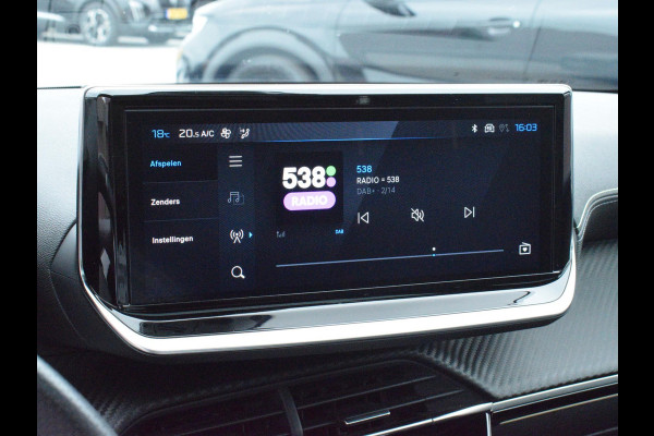 Peugeot 208 Hybrid 136 e-DCS6 GT PANORAMADAK | NAVI & CARPLAY | CAMERA MET SENSOREN | E.C.C. |