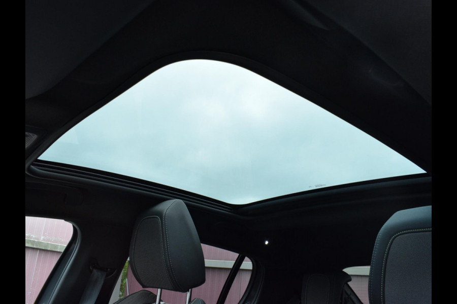 Peugeot 208 Hybrid 136 e-DCS6 GT PANORAMADAK | NAVI & CARPLAY | CAMERA MET SENSOREN | E.C.C. |