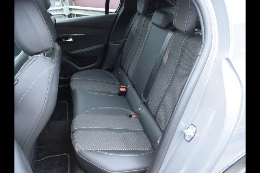 Peugeot 208 Hybrid 136 e-DCS6 GT PANORAMADAK | NAVI & CARPLAY | CAMERA MET SENSOREN | E.C.C. |