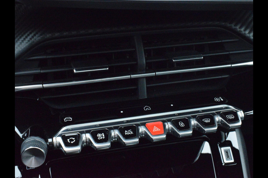 Peugeot 208 Hybrid 136 e-DCS6 GT PANORAMADAK | NAVI & CARPLAY | CAMERA MET SENSOREN | E.C.C. |