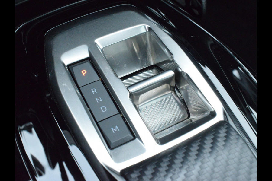 Peugeot 208 Hybrid 136 e-DCS6 GT PANORAMADAK | NAVI & CARPLAY | CAMERA MET SENSOREN | E.C.C. |