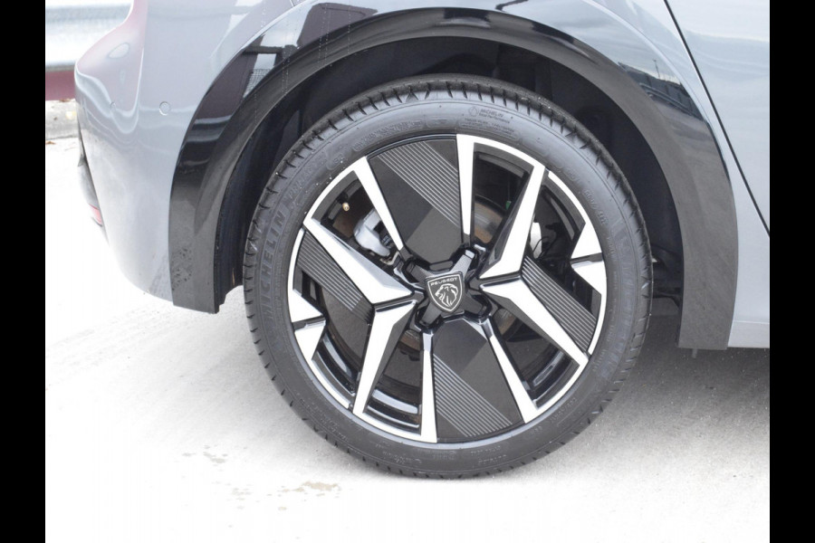 Peugeot 208 Hybrid 136 e-DCS6 GT PANORAMADAK | NAVI & CARPLAY | CAMERA MET SENSOREN | E.C.C. |