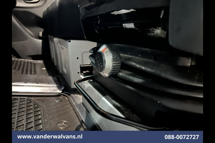 Mercedes-Benz Sprinter 316 CDI 164pk L3H2 Euro6 Airco | Camera | Apple Carplay | Cruisecontrol | Chauffeursstoel Android Auto, 270 Graden Achterdeuren, Stoelverwarming, Parkeersensoren, Bijrijdersbank Mercedes-Benz Sprinter 316 CDI 164pk L3H2 Euro6 Airco | Camera | Apple Carplay | Cruisecontrol | Chauffeursstoel Android Auto, 270 Graden Achterdeuren, Stoelverwarming, Parkeersensoren, Bijrijdersbank