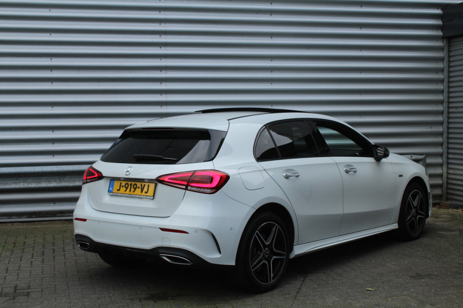 Mercedes-Benz A-Klasse 250 e 218pk Business Solution AMG PHEV Automaat SoH 96% NL-Auto NAP Panoramadak Burmester Clima Cruise Navi Camera Sfeer LMV Mercedes-Benz A-Klasse 250 e 218pk Business Solution AMG PHEV Automaat SoH 96% NL-Auto NAP Panoramadak Burmester Clima Cruise Navi Camera Sfeer LMV