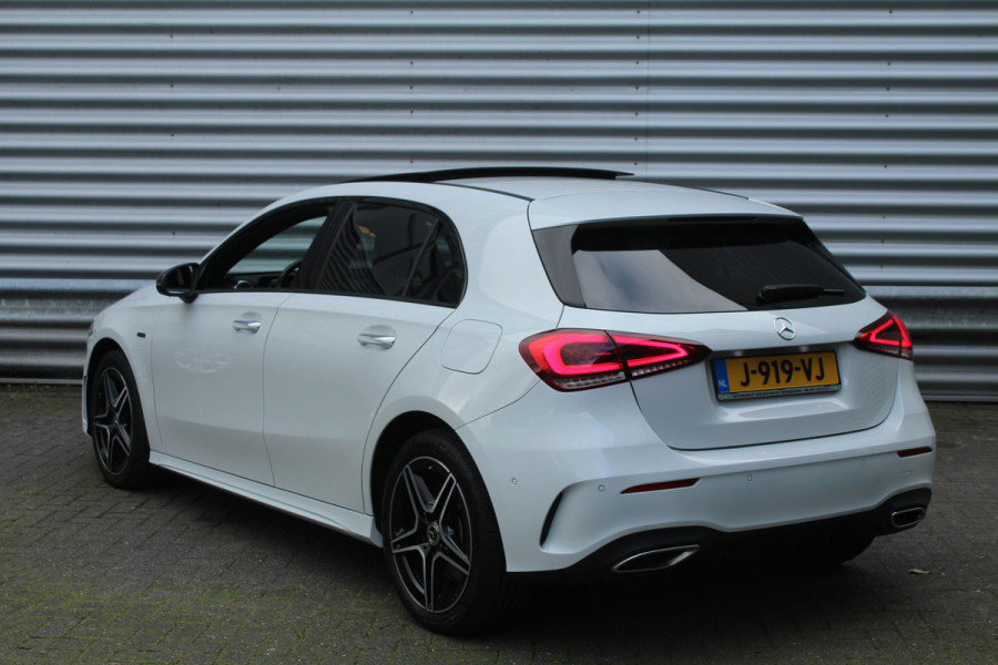 Mercedes-Benz A-Klasse 250 e 218pk Business Solution AMG PHEV Automaat SoH 96% NL-Auto NAP Panoramadak Burmester Clima Cruise Navi Camera Sfeer LMV Mercedes-Benz A-Klasse 250 e 218pk Business Solution AMG PHEV Automaat SoH 96% NL-Auto NAP Panoramadak Burmester Clima Cruise Navi Camera Sfeer LMV