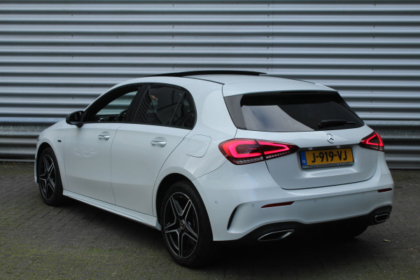 Mercedes-Benz A-Klasse 250 e 218pk Business Solution AMG PHEV Automaat SoH 96% NL-Auto NAP Panoramadak Burmester Clima Cruise Navi Camera Sfeer LMV Mercedes-Benz A-Klasse 250 e 218pk Business Solution AMG PHEV Automaat SoH 96% NL-Auto NAP Panoramadak Burmester Clima Cruise Navi Camera Sfeer LMV