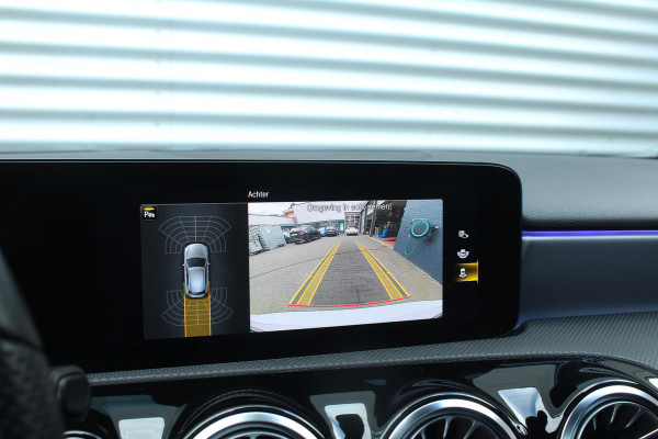 Mercedes-Benz A-Klasse 250 e 218pk Business Solution AMG PHEV Automaat SoH 96% NL-Auto NAP Panoramadak Burmester Clima Cruise Navi Camera Sfeer LMV Mercedes-Benz A-Klasse 250 e 218pk Business Solution AMG PHEV Automaat SoH 96% NL-Auto NAP Panoramadak Burmester Clima Cruise Navi Camera Sfeer LMV