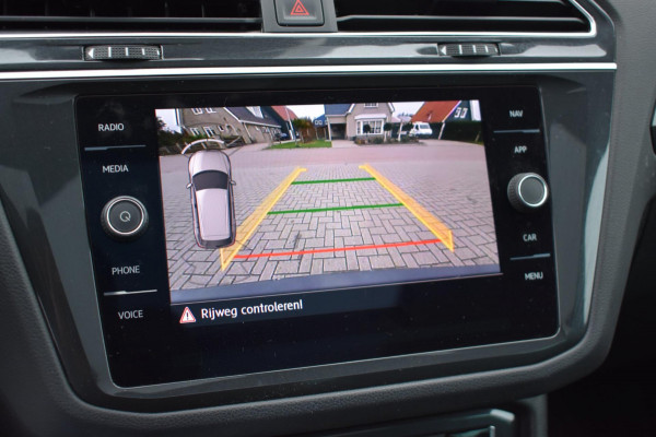 Volkswagen Tiguan 1.5 TSI ACT R-Line | LEDER | PANO | CAMERA | VIRTUAL COCKPIT | NAP | STOELVERWARMING Volkswagen Tiguan 1.5 TSI ACT R-Line | LEDER | PANO | CAMERA | VIRTUAL COCKPIT | NAP | STOELVERWARMING