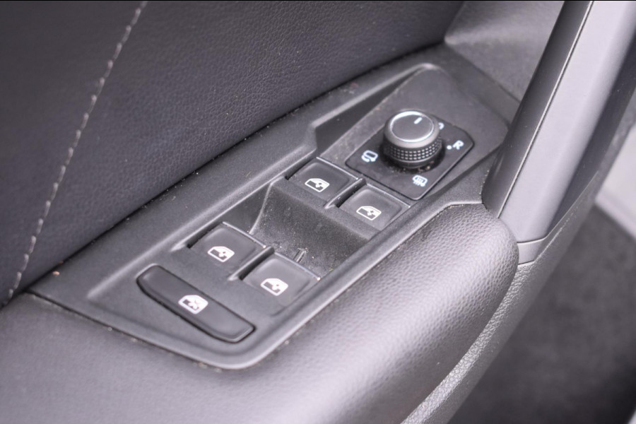 Volkswagen Tiguan 1.5 TSI ACT R-Line | LEDER | PANO | CAMERA | VIRTUAL COCKPIT | NAP | STOELVERWARMING Volkswagen Tiguan 1.5 TSI ACT R-Line | LEDER | PANO | CAMERA | VIRTUAL COCKPIT | NAP | STOELVERWARMING