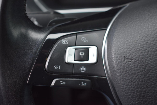 Volkswagen Tiguan 1.5 TSI ACT R-Line | LEDER | PANO | CAMERA | VIRTUAL COCKPIT | NAP | STOELVERWARMING Volkswagen Tiguan 1.5 TSI ACT R-Line | LEDER | PANO | CAMERA | VIRTUAL COCKPIT | NAP | STOELVERWARMING