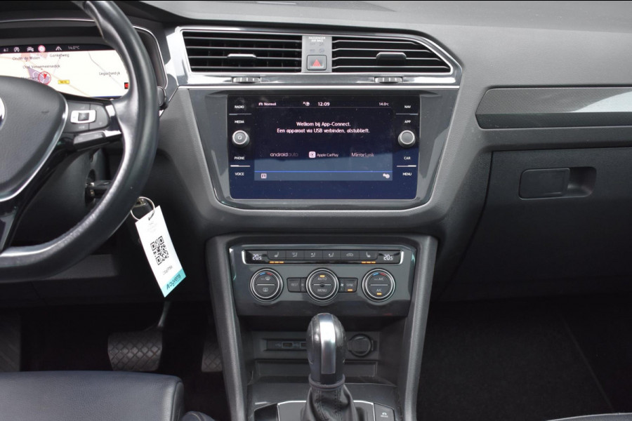 Volkswagen Tiguan 1.5 TSI ACT R-Line | LEDER | PANO | CAMERA | VIRTUAL COCKPIT | NAP | STOELVERWARMING Volkswagen Tiguan 1.5 TSI ACT R-Line | LEDER | PANO | CAMERA | VIRTUAL COCKPIT | NAP | STOELVERWARMING