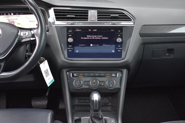 Volkswagen Tiguan 1.5 TSI ACT R-Line | LEDER | PANO | CAMERA | VIRTUAL COCKPIT | NAP | STOELVERWARMING Volkswagen Tiguan 1.5 TSI ACT R-Line | LEDER | PANO | CAMERA | VIRTUAL COCKPIT | NAP | STOELVERWARMING