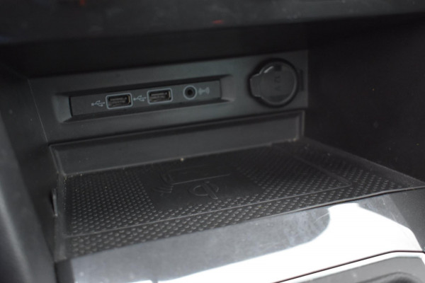 Volkswagen Tiguan 1.5 TSI ACT R-Line | LEDER | PANO | CAMERA | VIRTUAL COCKPIT | NAP | STOELVERWARMING Volkswagen Tiguan 1.5 TSI ACT R-Line | LEDER | PANO | CAMERA | VIRTUAL COCKPIT | NAP | STOELVERWARMING