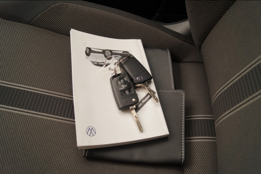 Volkswagen T-Roc 1.5 TSI 150pk Style Business -NAVI-ECC-DIGI-CAM-