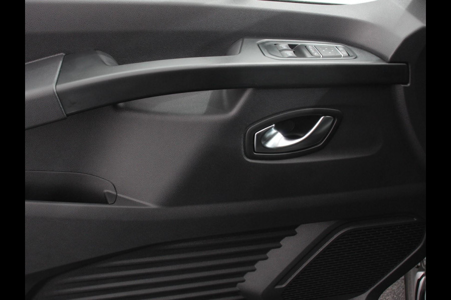 Renault Trafic 2.0 150PK T29 L2H1 Extra Dubbele Cabine Navigatie Airco Lichtmetalen velgen Betimmering Trekhaak Camera Parkeer sensoren Renault Trafic 2.0 150PK T29 L2H1 Extra Dubbele Cabine Navigatie Airco Lichtmetalen velgen Betimmering Trekhaak Camera Parkeer sensoren