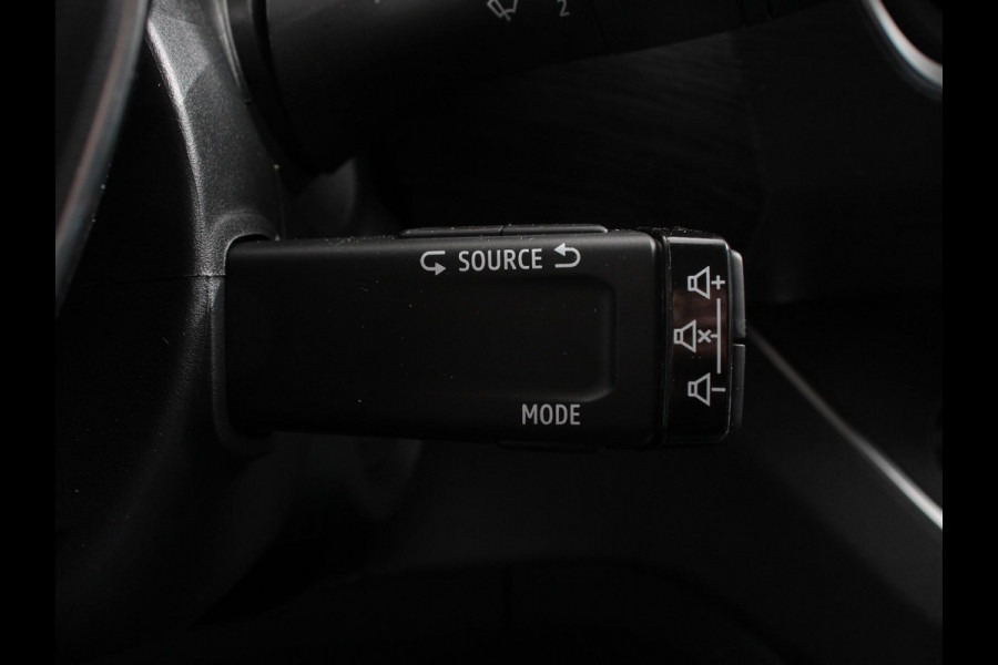 Renault Trafic 2.0 150PK T29 L2H1 Extra Dubbele Cabine Navigatie Airco Lichtmetalen velgen Betimmering Trekhaak Camera Parkeer sensoren Renault Trafic 2.0 150PK T29 L2H1 Extra Dubbele Cabine Navigatie Airco Lichtmetalen velgen Betimmering Trekhaak Camera Parkeer sensoren